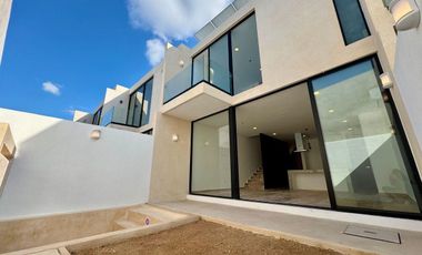 TOWNHOUSES EN PRE-VENTA DZITYA 77, CON PANELES SOLARES INCLUIDOS.