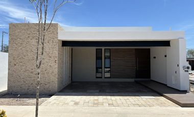 CASA EN VENTA DE UNA PLANTA EN PRIVADA FIORA, CONKAL, ENTREGA INMEDIATA.