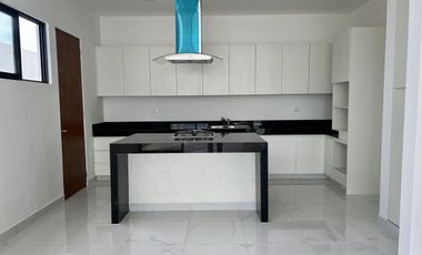 CASA EN VENTA EN ESQUINA CON 4 HABITACIONES Y ALBERCA, ZENDERA RESIDENCIAL