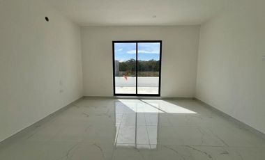 CASA EN VENTA EN ESQUINA CON 4 HABITACIONES Y ALBERCA, ZENDERA RESIDENCIAL