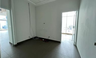 OFICINA GRANDE EN CALLE 50 MARBELLA 155MT CON DIVISIONES