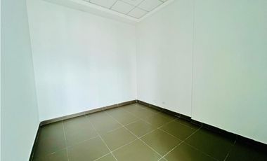 OFICINA GRANDE EN CALLE 50 MARBELLA 155MT CON DIVISIONES