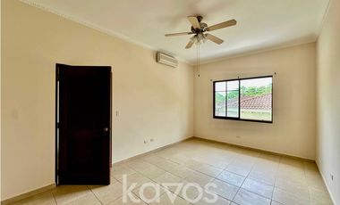 CASA EN VENTA - CAMINO DE CRUCES - ANCON