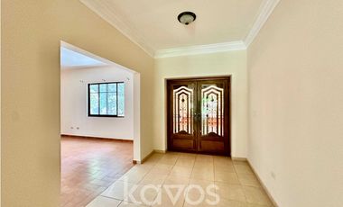 CASA EN VENTA - CAMINO DE CRUCES - ANCON