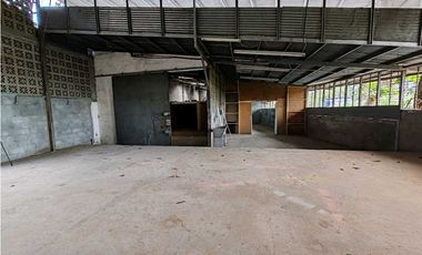 Bodega Parque lefevre Alquiler
