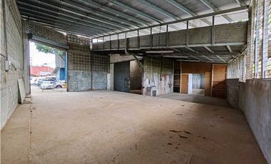 Bodega Parque lefevre Alquiler