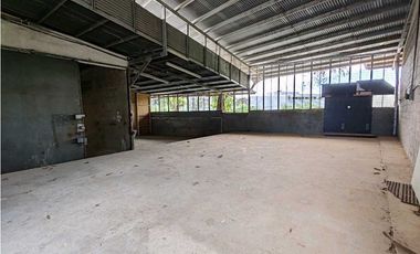 Bodega Parque lefevre Alquiler