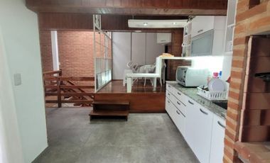 Chalet PH en venta en Bernal Centro