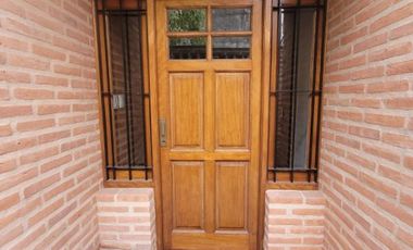 Chalet PH en venta en Bernal Centro