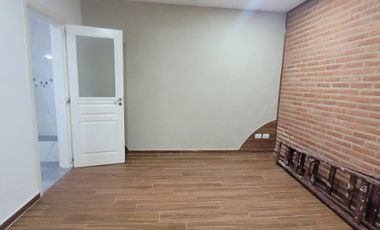 Chalet PH en venta en Bernal Centro