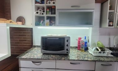 Chalet PH en venta en Bernal Centro