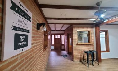 Chalet PH en venta en Bernal Centro