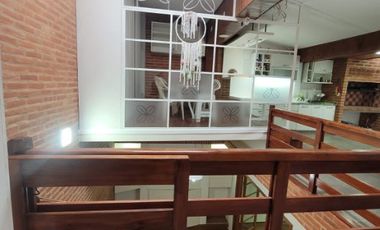 Chalet PH en venta en Bernal Centro