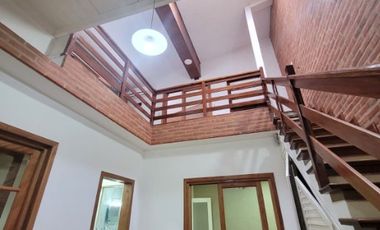 Chalet PH en venta en Bernal Centro