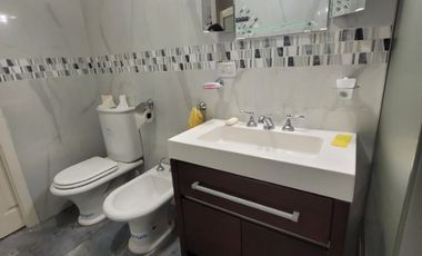 Chalet PH en venta en Bernal Centro