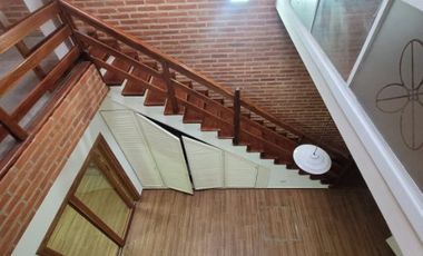 Chalet PH en venta en Bernal Centro