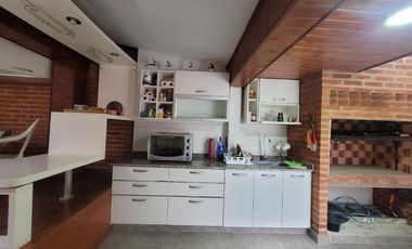 Chalet PH en venta en Bernal Centro