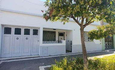 Casa en alquiler en Valentin Alsina