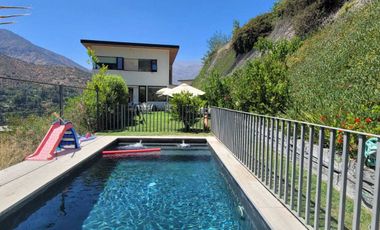 Casa en venta en LO BARNECHEA