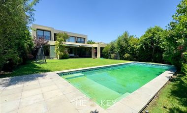 Casa en Arriendo en Av. Los Rios - Piedra Roja