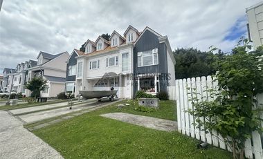 Casa en Arriendo en Av Dos Esteros 46