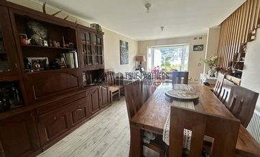 Casa en Arriendo en Av Dos Esteros 46