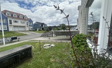 Casa en Arriendo en Av Dos Esteros 46