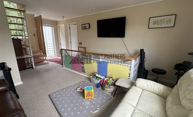 Casa en Arriendo en Av Dos Esteros 46