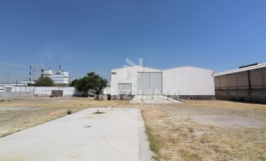 SALIDA A SALAMANCA: Terreno con bodega, rampa y excelente ubicación.