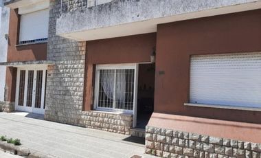 Casa en venta - 2 Dormitorios 2 Baños - Villa María