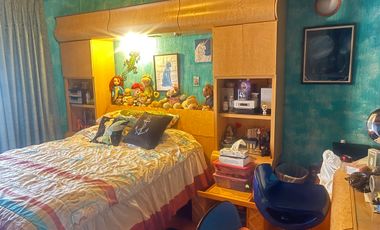 Casa sobre corredor jinetes