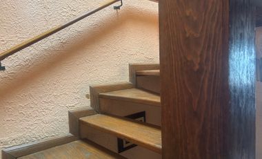 Casa sobre corredor jinetes