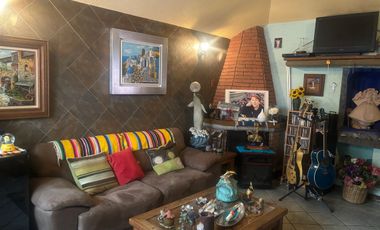 Casa sobre corredor jinetes