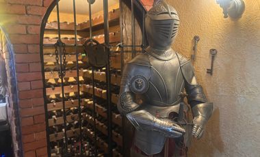 Casa sobre corredor jinetes