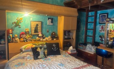 Casa sobre corredor jinetes