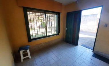 Casa en venta - 2 Dormitorios 1 Baño - Villa María