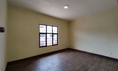 Casa con local comercial en RENTA, La Asunción, Tlaquepaque.