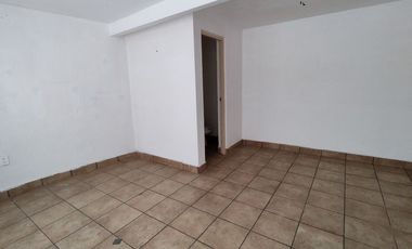Casa con local comercial en RENTA, La Asunción, Tlaquepaque.