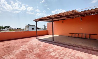 Casa con local comercial en RENTA, La Asunción, Tlaquepaque.