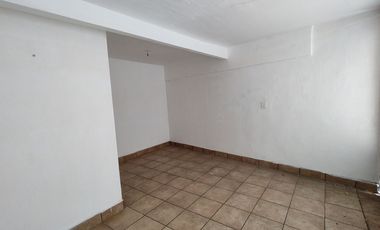 Casa con local comercial en RENTA, La Asunción, Tlaquepaque.
