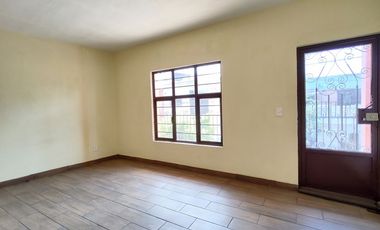 Casa con local comercial en RENTA, La Asunción, Tlaquepaque.