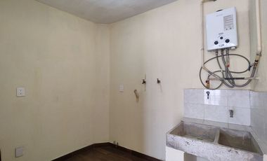 Casa con local comercial en RENTA, La Asunción, Tlaquepaque.