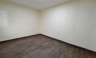 Casa con local comercial en RENTA, La Asunción, Tlaquepaque.