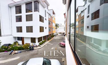 Casa remodelada en condominio Alquiler, San Isidro