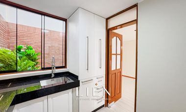 Casa remodelada en condominio Alquiler, San Isidro