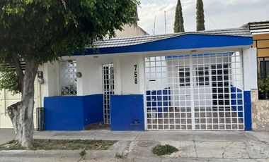 CASA EN RENTA USO COMERCIAL O HABITACIONAL