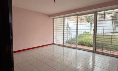 CASA EN RENTA USO COMERCIAL O HABITACIONAL