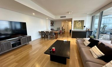 Departamento 4 ambientes, 2 cocheras y baulera en Al Rio - Piso alto, vista al rio - Venta