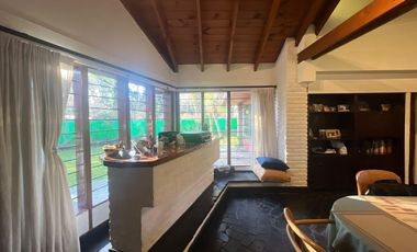 Casa en Luis Guillon - 8 dormitorios - ideal emprendimiento