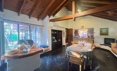 Casa en Luis Guillon - 8 dormitorios - ideal emprendimiento